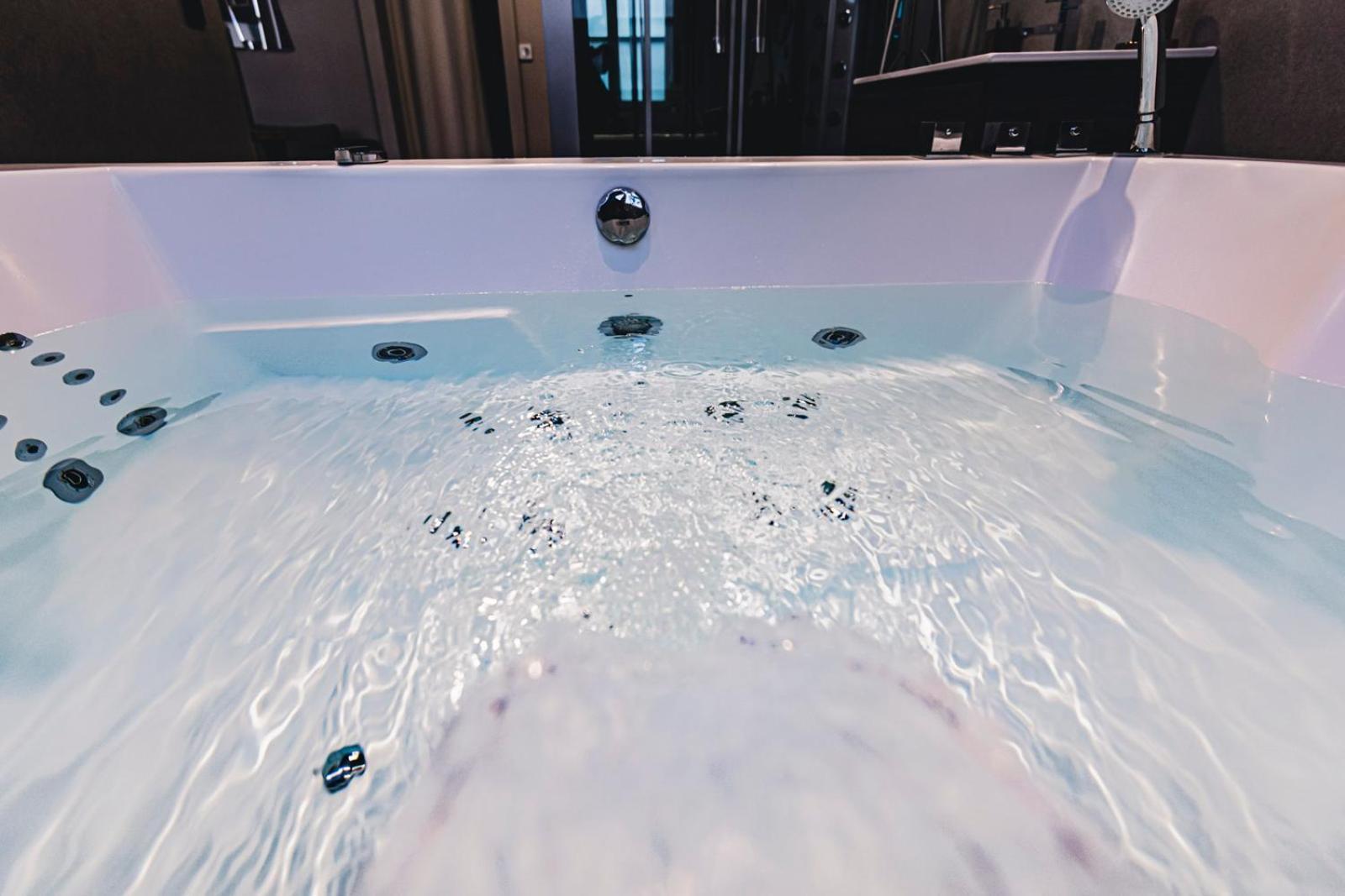 Mv Suite & Spa Реймс Стая снимка